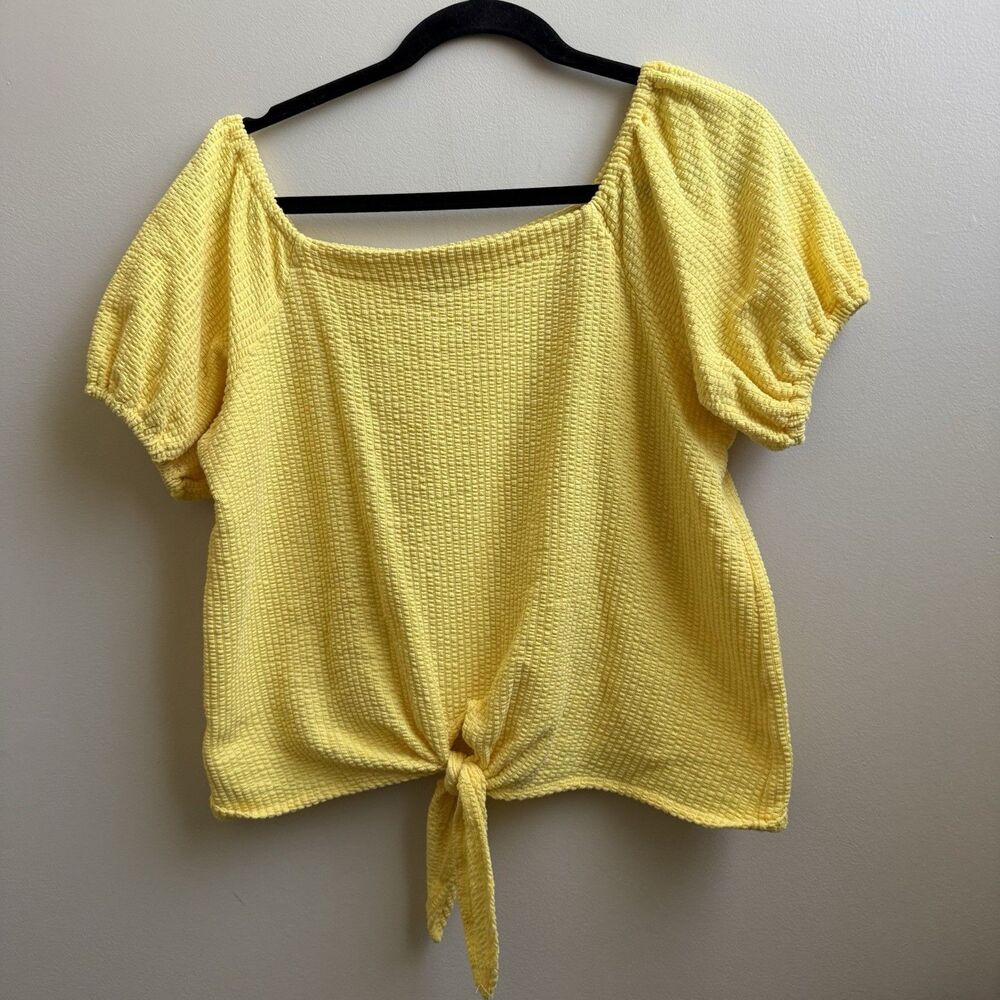Loft Butter Yellow Crop Tie Top  Textured Size Medium
